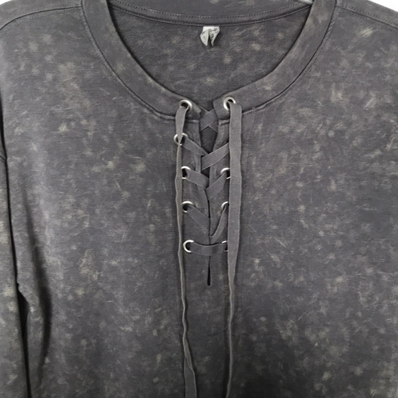 MUDD LIGHTWEIGHT SWEATSHIRT SIZE SMALL PRETTY GREY WITH SUBTLE CREAM BACKSPLASH - Picture 2 of 6